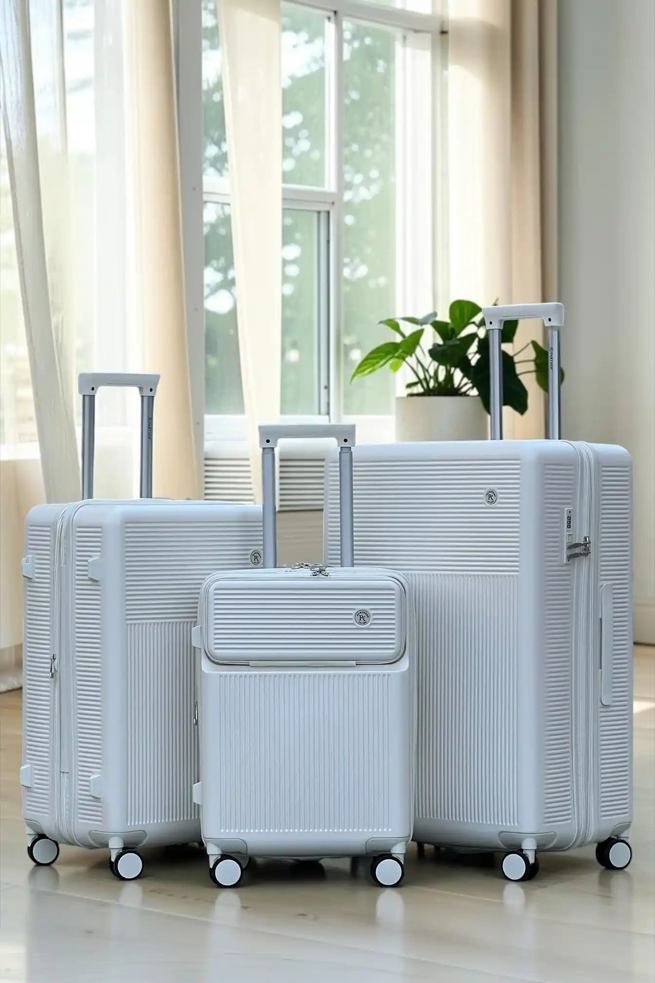 Monarch Expandable Lightweight PC 3 Pcs Set (20/24/28 Inch) Luggage Bags with Smooth Spinner Wheels