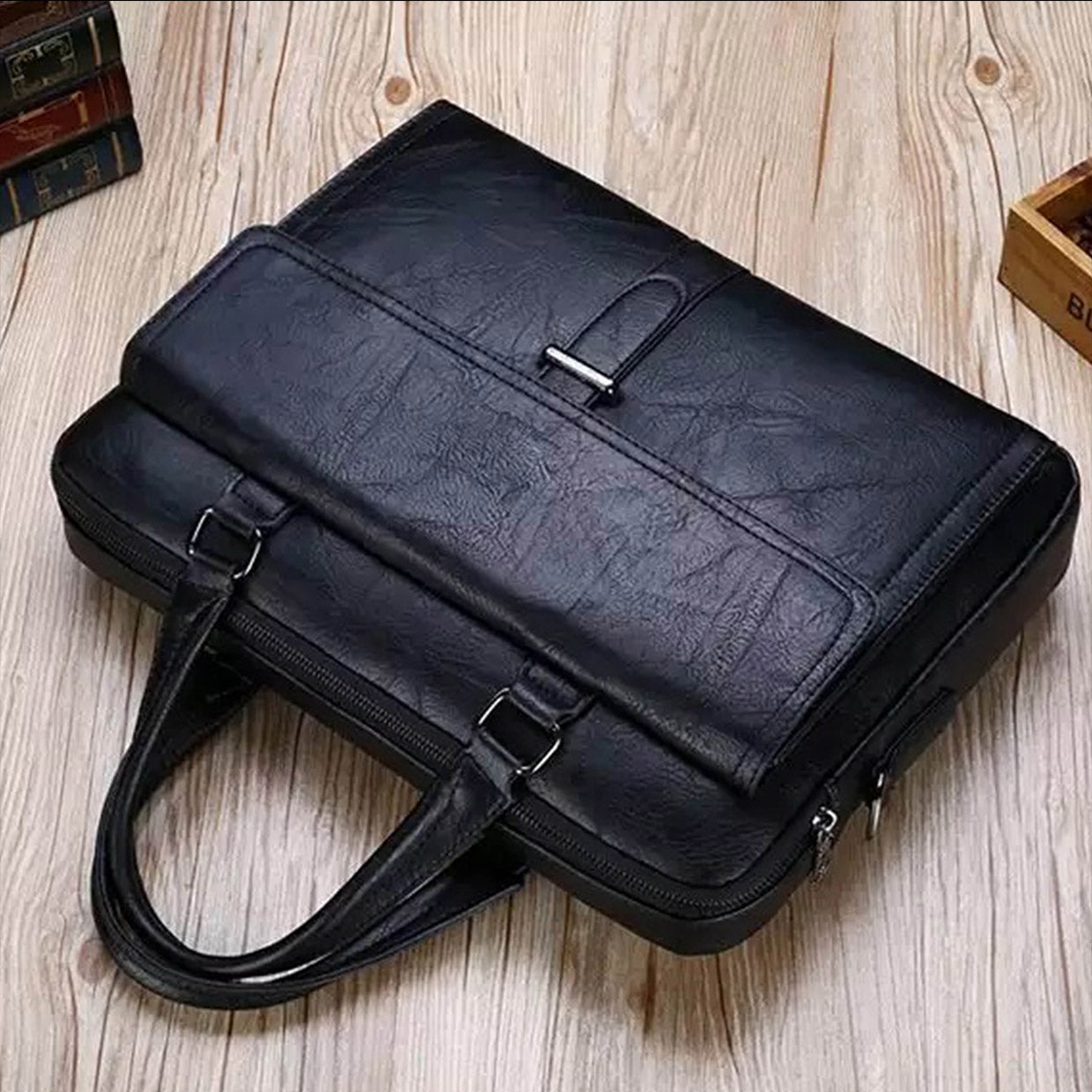 Laptop bag businessbag 'Mac 1' 15 inch grained black leather for men and  women - Corf Bags Leatherbags